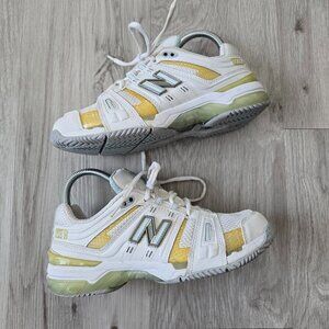vintage New Balance 1002 white leather baby blue sporty low-top sneakers WMS 6.5